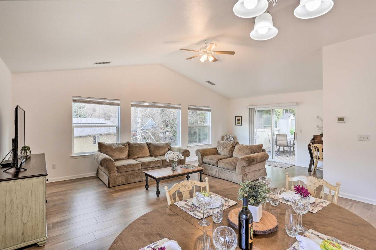 Mount Shasta Escape With Balcony About Walk To Dtwn Villa Eksteriør billede