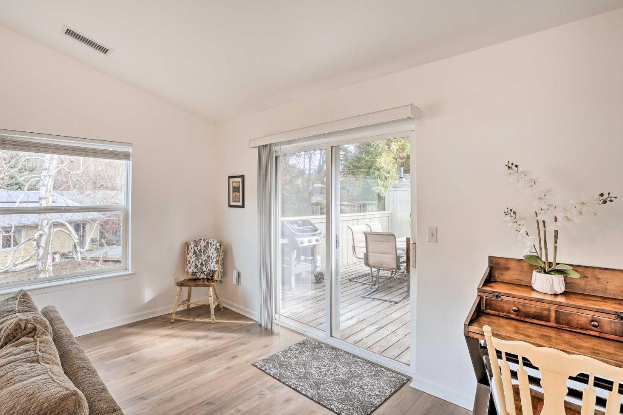 Mount Shasta Escape With Balcony About Walk To Dtwn Villa Eksteriør billede